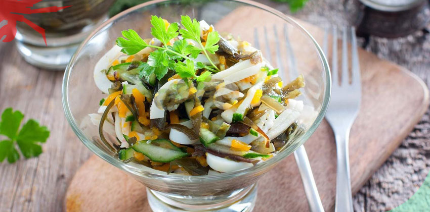 Салат с печенью и морской капустой