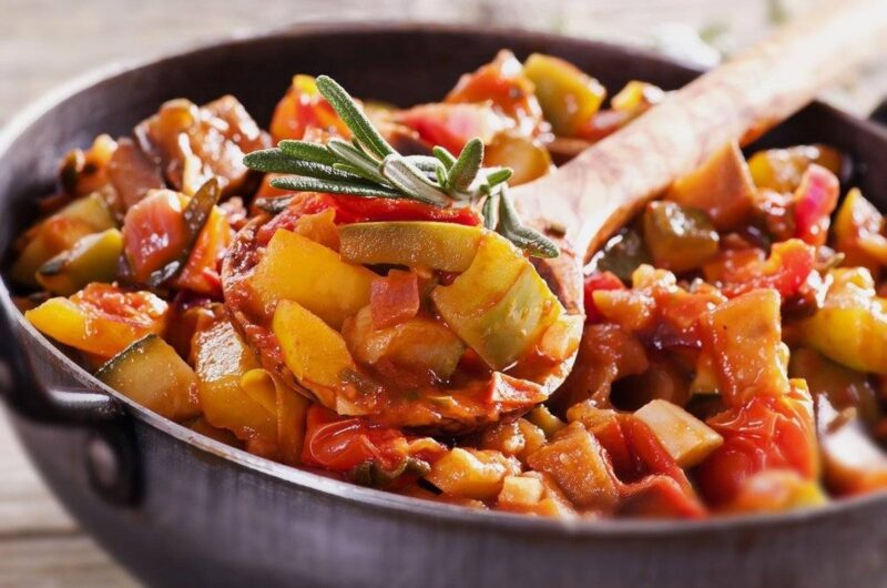 Овощное рагу с курицей