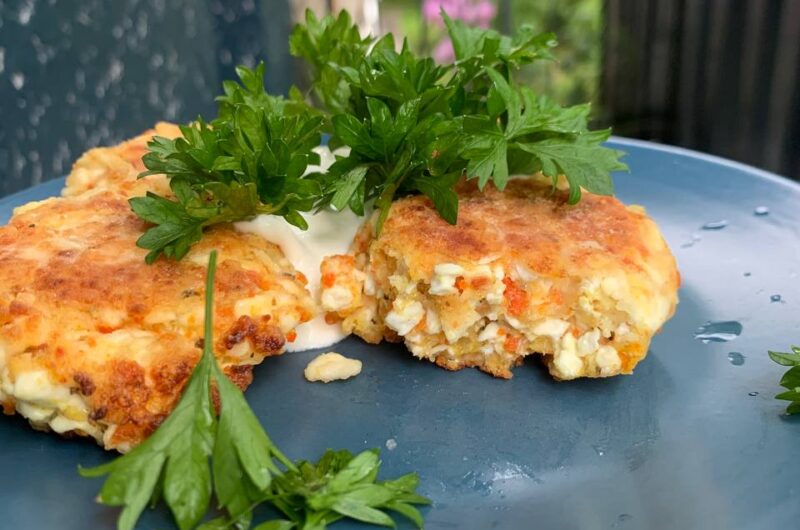 Сырники с чесноком и морковью